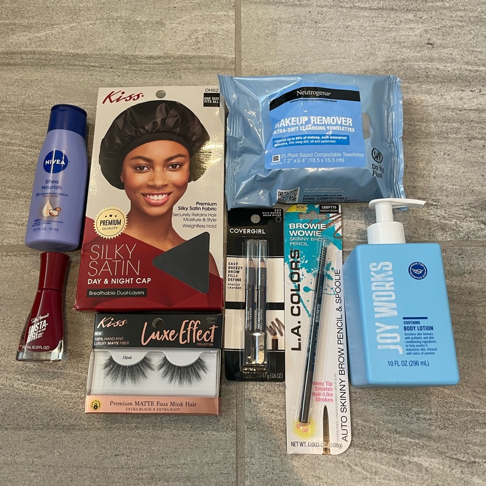 Beauty bundle. (PLEASE SEE DESCRIPTION FOR A FULL LIST OF ITEMS.)